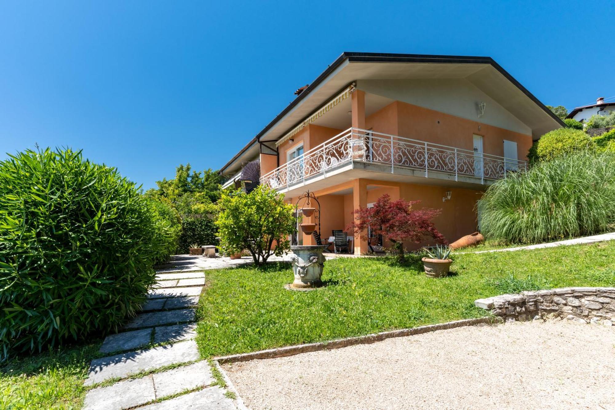 Casa Belvedere Toscolano Maderno Bagian luar foto